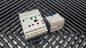 Schneider LP1K120043BD3 24 V Schütz mit LA1KN223 Hilfskontakt - Bild 1 von 6