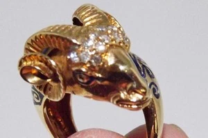 Antico anello in pile d'oro (Ram) oro 18K e diamanti, taglia regolabile 6-9 - Foto 1 di 12