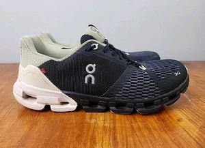 On Cloudflyer 4 Mujer Talla 8 Negro Blanco Gris Zapatos Atléticos para Correr Tenis - Imagen 1 de 18