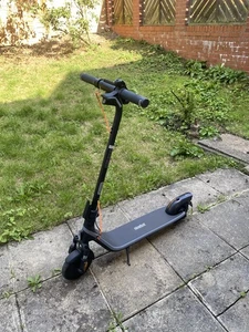 SEGWAY NINEBOT E2 B Electric Folding Scooter - Black EScooter - Picture 1 of 8