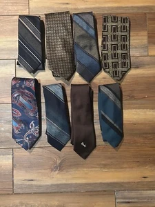Paket mit 8 Seidenkrawatten für Herren; Dache', Ambassador, Santaveili, Adofo Couture usw. - Bild 1 von 5