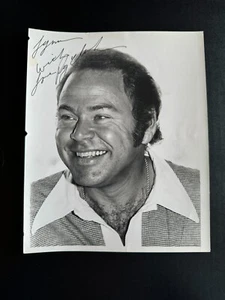 Roy Clark Autograph Picture - 8" x 10" - Singer - Picture 1 of 1