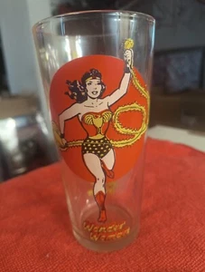 Vintage WONDER WOMAN Pepsi Super Series DC Comics 1976 Glass NM Or Better 🔥🔥 - Bild 1 von 9