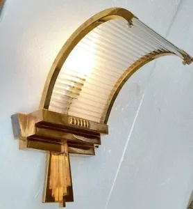Rara applique da parete grattacielo art deco vintage asta ottone e vetro luce nautica - Foto 1 di 5