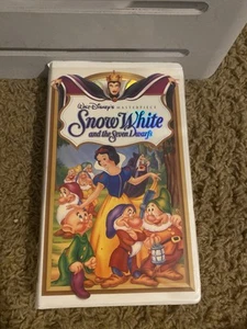 RARE Disney's Snow White & the Seven Dwarfs Masterpiece VHS Collector's Edition - Picture 1 of 4