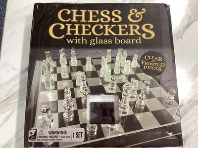 Ajedrez y damas con tablero de cristal, piezas transparentes y esmeriladas Foto 1 de 2