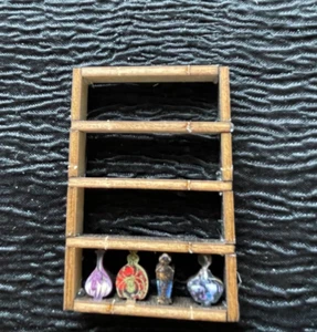 Muebles miniatura para casa de muñecas estantería unidad cuatro estantes uno relleno de madera flaco - Imagen 1 de 3