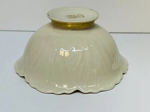 Schöne Lenox kleine Schale mit Fuß - geprägte Blätter - Bild 1 von 6