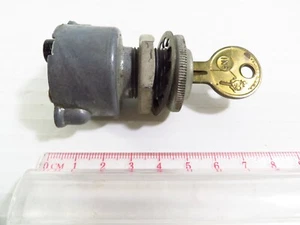 Cole Hersee Starter/Ignition Switch w/ Key - Picture 1 of 5