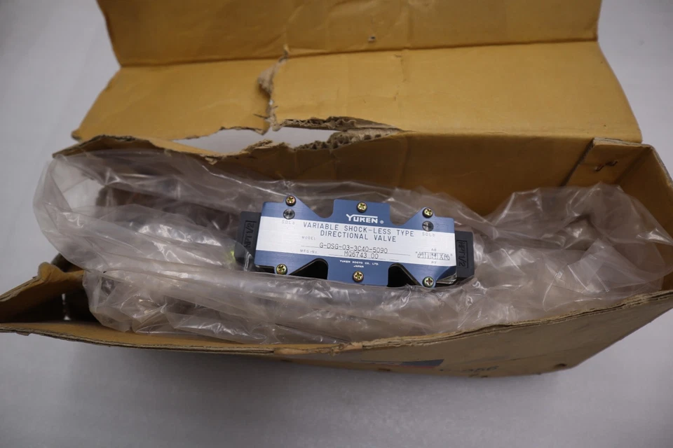 NUEVO Electroválvula Hidráulica Yuken D-DSG-03-3C40-5090 STOCK 2556-C Foto 1 de 4