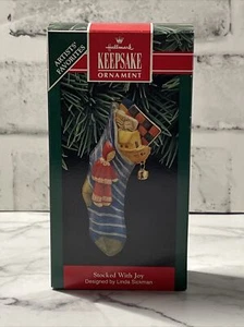 Stocked With Joy Lata Prensada 1992 Sello Recuerdo Adorno de Navidad - Imagen 1 de 4
