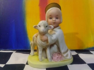 Kleiner Engel mit Lamm süße Homco Porzellanfigur mit christlichem Thema - Bild 1 von 5