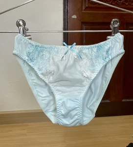 Vintage Baby Blue Sissy Panty Silky Polyester Bikini Sz.7/L Floral Lace Briefs - Picture 1 of 20