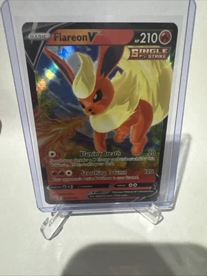 Flareon V SWSH149 SWSH: Sword & Shield Promo Cards Holo - Image 1 of 4