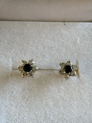 9ct Gold 375 Sapphire Cluster Earrings - Image 1 of 4