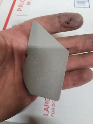 Chevrolet Traverse 2009-2012 cubierta interior trasera izquierda bisel embellecedor 15948056 Foto 1 de 2