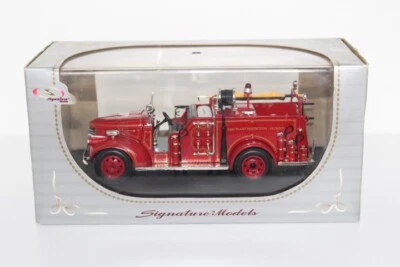 Signature models 1941 gmc Fire Truck unpacked perfect condition UK - Image 1 of 4