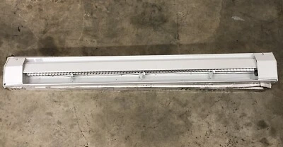 Calentador de zócalo King Electric 5K1212BW 5 ft 120 V K - 1250 W, blanco Foto 1 de 4