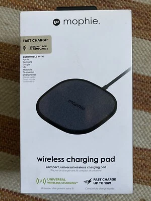 mophie 10w Qi Fast Charge Wireless Charger - Image 1 of 3