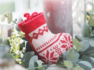 MINI FIELTRO DE COLECCIÓN ROJO BLANCO DECORACIÓN COPO DE NIEVE REGALO DECORACIÓN DE MONTAÑA RUSA HOGAR NAVIDAD - Imagen 1 de 6