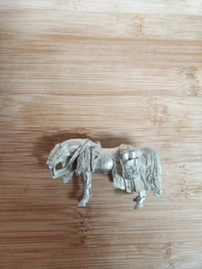 Gamezone Miniatures r EF Empire mounted Venerable Taumaturgo Horse Part Metal - Imagen 1 de 15