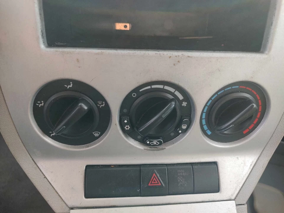 07 08 09 DODGE CALIBRE Calentador A/C Control Foto 1 de 1