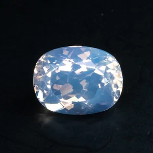 Seductive! 1.81 ct Blue Moonstone Oval Cut Yellowish Blue Faceted Gem From India - Picture 1 of 6