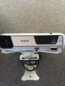 Epson EB-U32 LCD Projector White - Picture 1 of 5
