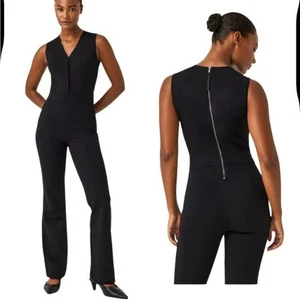 SPANX Perfekter Jumpsuit mit V-Ausschnitt und ausgestelltem Bein in Schwarz - Größe M - Bild 1 von 12