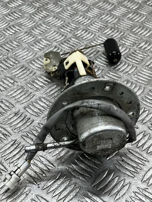 Suzuki DL 650 V Strom 2004 petrol fuel pump 2004 - 2006 - Image 1 of 4