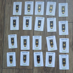 Klucz bezpieczeństwa YubiKey 5 NFC - USB-A i NFC, dwuskładnikowy auth. pakiet x20 - Zdjęcie 1 z 2