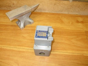 Interruttore avviamento motore manuale Square D 2510KW-2 *NUOVO* - Foto 1 di 9