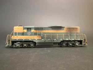 HO SCALE ATHEARN GREAT NORTHERN GP-9 LOCOMOTIVE CUSTOM WEATHERED - Picture 1 of 6