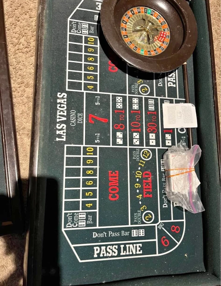 3 mesas de casino premium Foto 1 de 4