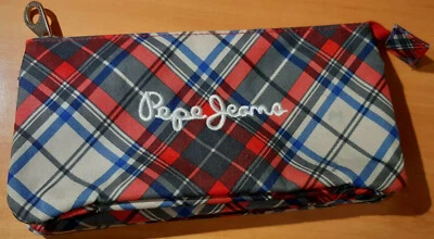 ESTUCHE PEPE JEANS TRES COMPARTIMENTOS. EN BUEN ESTADO - Imagen 1 de 4