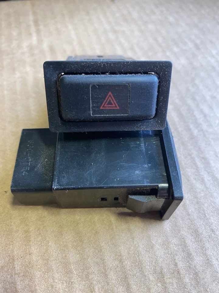 Toyota Land Cruiser FJ80 FZJ80 Hazard Switch, 84332-42010 84332-20260 - Image 1 of 1