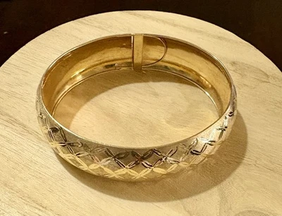 Pulseira clássica larga oval de ouro amarelo - Imagem 1 de 4