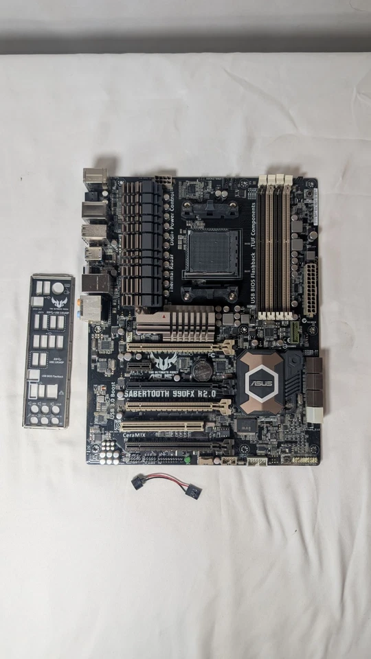 ASUS SABERTOOTH 990FX, AM3+, AMD Motherboard - Image 1 of 2
