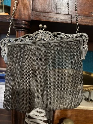 Antica borsetta da sera in maglia d’argento - Immagine 1 di 3