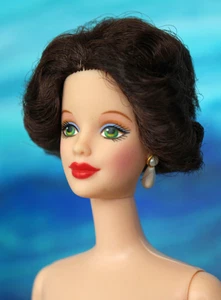 Nude Brunette Mackie Face Barbie Doll TnT Green Eyes Short Bob Hair Dbox4 OOAK - Picture 1 of 9
