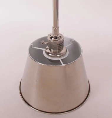 Pottery Barn 锥形金属灯罩杆吊坠,镍,小:9 英寸(99% 完美) — 第 1/4 张图片