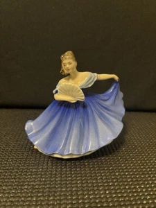 Estatuilla de colección 1979 Royal Doulton “Elaine” Bone China HN2791 Inglaterra - Imagen 1 de 5