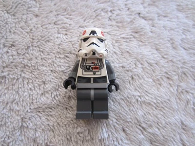 Lego Star Wars Minifigura Imperial AT-AT Driver 4483 sw0102 Cabeza Amarilla Foto 1 de 3