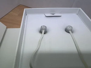 Beats In Ear Headphones Wired In Box Complete 3.5 Jack Plug Birthday Gifts - Picture 1 of 5