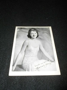 VTG ACTRESS MOVIE STAR JANET GAYNOR B&W 6" x 4 3/4" PHOTO FACSIMILE AUTOGRAPH - Picture 1 of 2