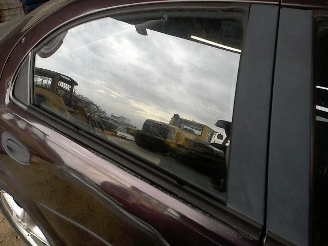 01 02 03 04 05 06 DODGE STRATUS puerta trasera cristal/ventana derecha Foto 1 de 1