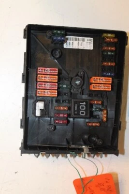 CAJA FUSIBLES VOLKSWAGEN GOLF V (1K1) HATCHBACK 1.9 TDI (BXF) 2005 42144946 Foto 1 de 4