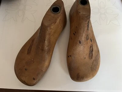 SET 2 MATCH Zapatos Madera Vintage Forma Morton Last Co. Izquierda y Derecha 8C Talla Infantil Foto 1 de 4