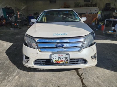 Tapa de cubierta usada se adapta a: Ford Fusion 2012 con alerón sin cámara de visión trasera grado A Foto 1 de 4