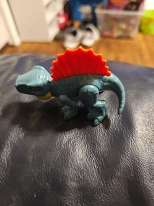 Figura dinosauro Imaginext Jurassic World Dominion Baby Hatchling Dimetrodon - 3  - Foto 1 di 8